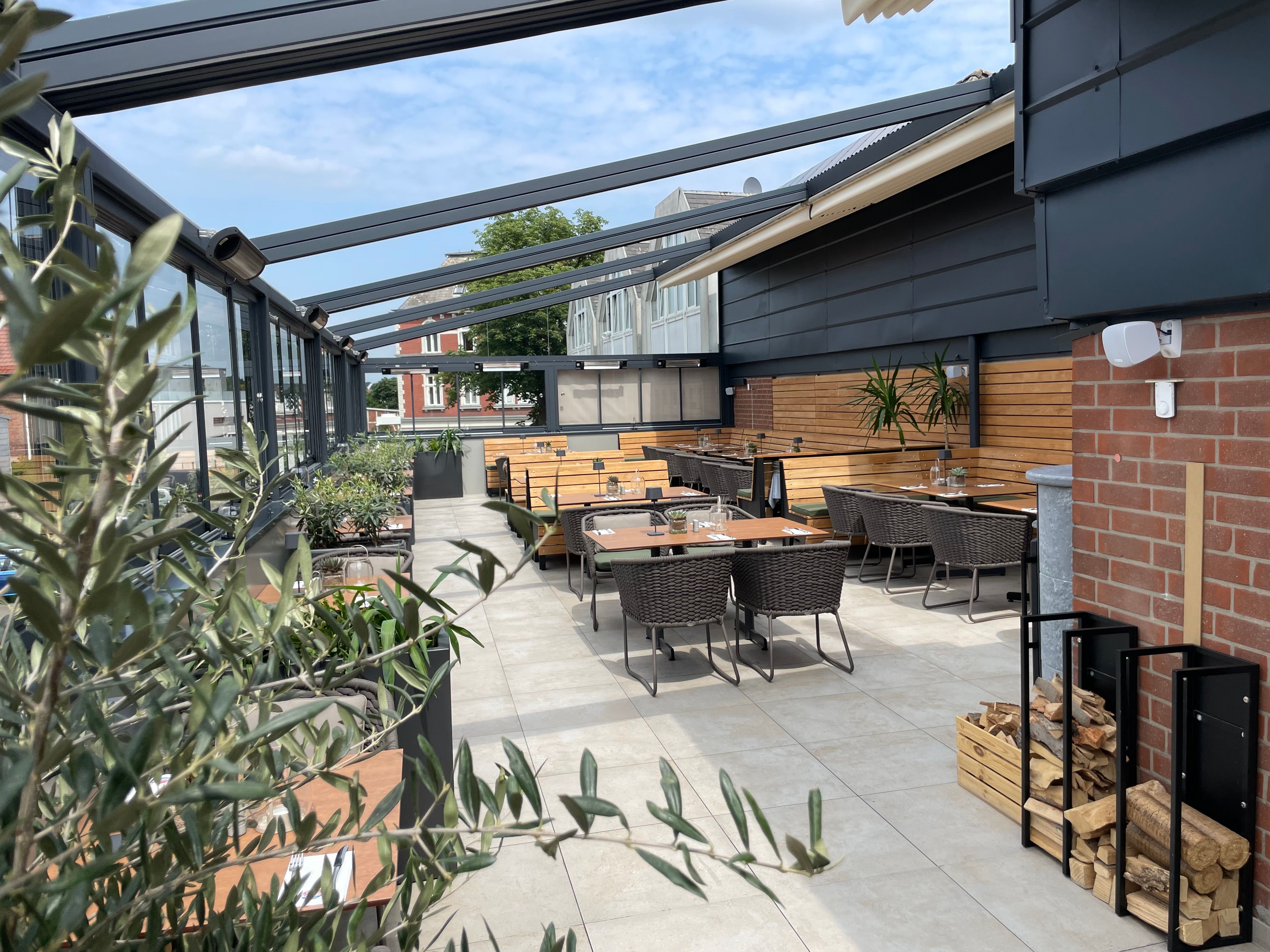 Dachterrasse im Sommer